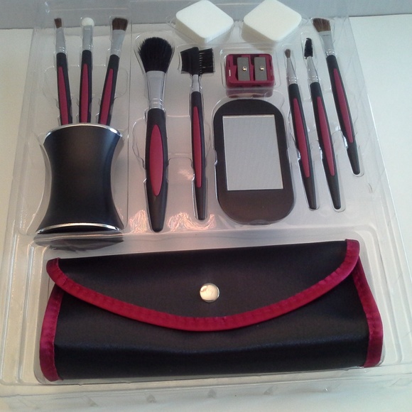 Cosmetics Makeup Accessories Kit *HOST PICK* - Picture 3 of 3